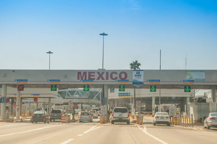 Frontera terrestre de San Diego y Tijuana