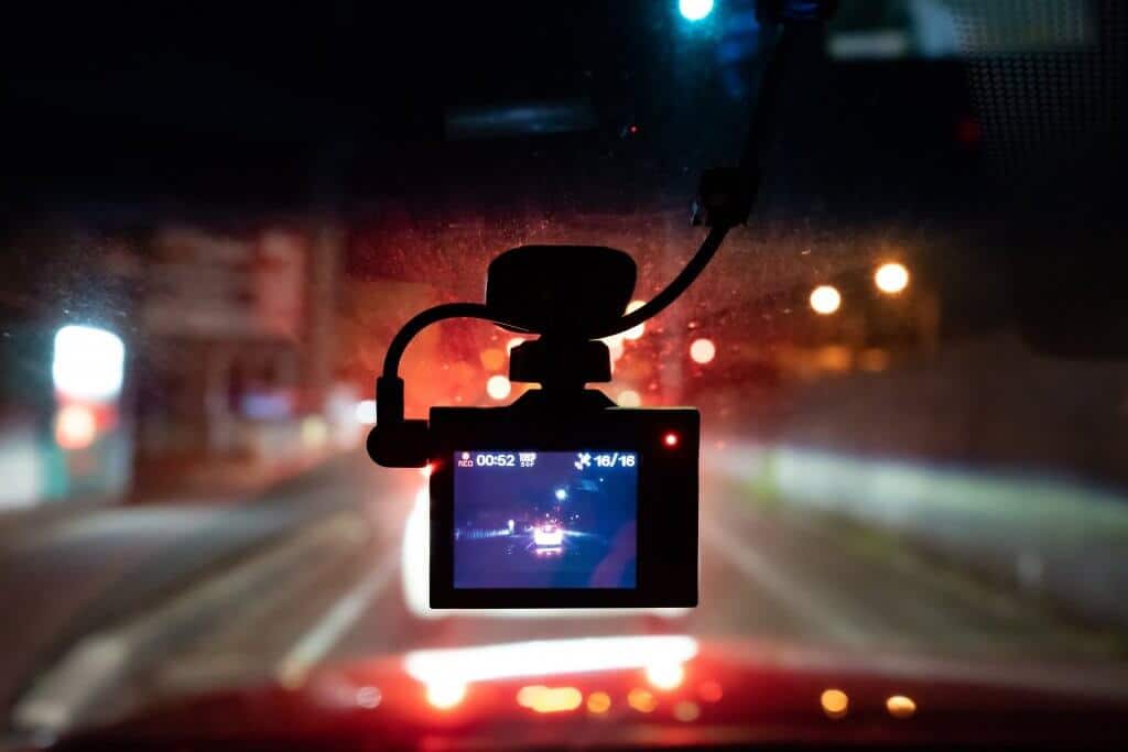¿Me una cámara de seguridad mi auto? - Freeway Seguros Blog