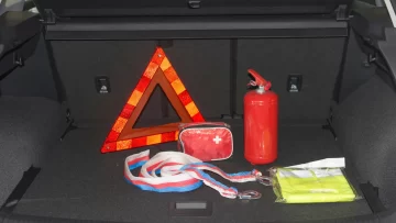 Kit de emergencia para coche: triángulos de emergencia, extintor