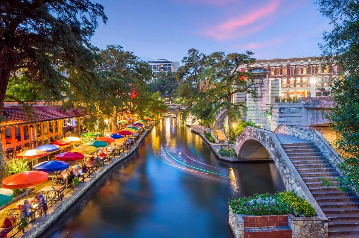 10 Lugares para ir de vacaciones en Estados Unidos baratos Freeway