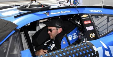 Cómo se prepara un piloto de NASCAR antes de una carrera importante 