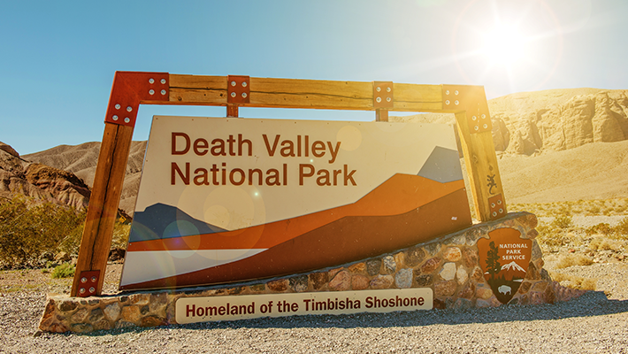 cartel-bienvenidos-death-valley-california