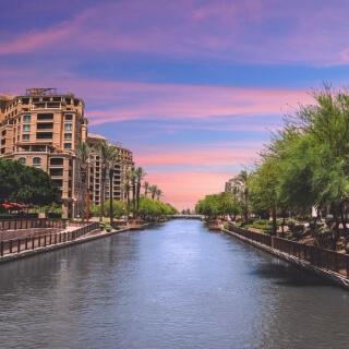 Orilla del río en Scottsdale, Arizona