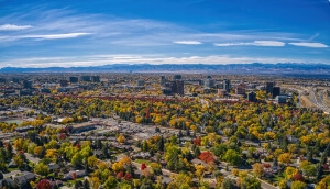 Vista aérea de Aurora, Colorado en otoño