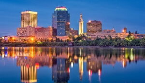 Vista nocturna de Springfield, Massachusetts