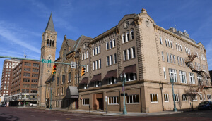 Iglesia en verano en Canton, Ohio