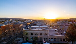 Atardecer en el centro de Farmington, New Mexico