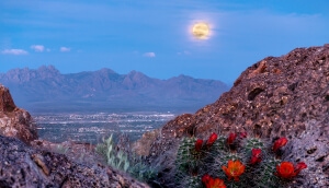 Una superluna en Las Cruces, New Mexico