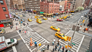 Intersección de calles en New York, New York