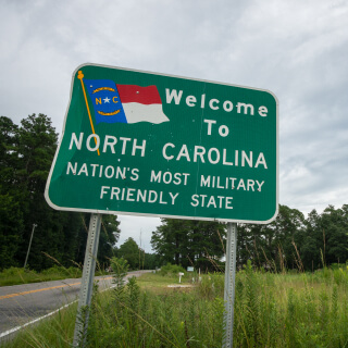 Letrero de bienvenida a Jacksonville en Carolina del Norte