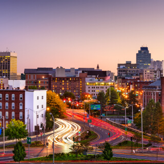 Atardecer en el centro de Worcester, Massachusetts