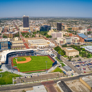 Vista aérea del centro de Amarillo, Texas en verano.