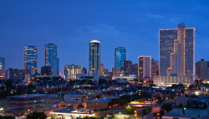 Cielo nocturno de la ciudad de Fort Worth, Texas.