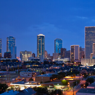 Cielo nocturno de la ciudad de Fort Worth, Texas.