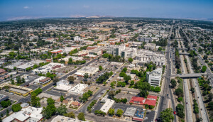 Vista aérea de la ciudad de Visalia, California