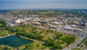 Vista aérea de la ciudad de Rapid City en Dakota del Sur, Estados Unidos.