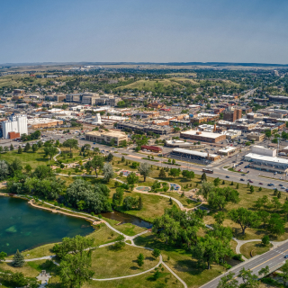 Vista aérea de la ciudad de Rapid City en Dakota del Sur, Estados Unidos.