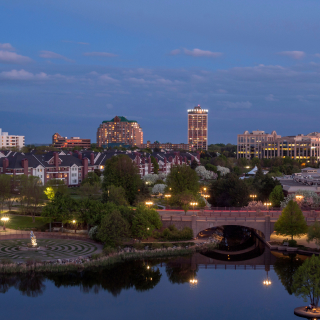 Vista al atardecer de la ciudad de Bloomington en Minnesota