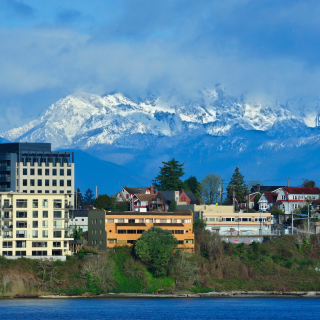 Centro de la ciudad de Bremerton, Washington, durante el día