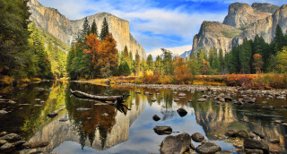 El Capitán y el Río Merced en otoño, California-EE.UU.