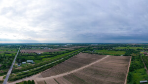 Vista aérea de la ciudad de Edinburg, Texas, durante un día soleado