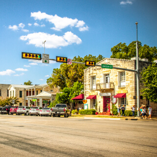 Calle Principal de Fredericksburg, Texas conocida como 