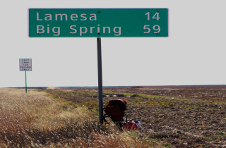 Letrero en la carretera de la ciudad de Lamesa, Texas.