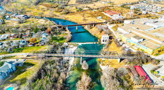 Vista aérea de New Braunfels, Texas, EE. UU., mostrando el horizonte de la ciudad – Seguro de auto barato en New Braunfels, Texas.
