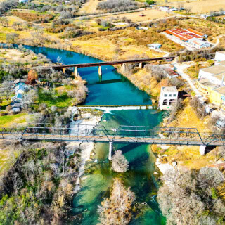 Vista aérea de New Braunfels, Texas, EE. UU., mostrando el horizonte de la ciudad – Seguro de auto barato en New Braunfels, Texas.
