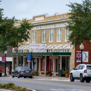 Foto de tiendas locales en Sebring, Florida – Sebring, seguro de auto barato en Florida