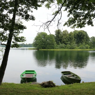 Botes en el lago Ross cerca a Chillicothe, Ohio - Chillicothe, seguro de auto barato en Ohio.