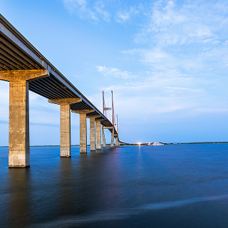 Amanecer tranquilo en Brunswick, Georgia, Puente Sidney Lanier – Seguro de auto barato en Georgia