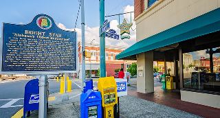 Restaurante típico en Bessemer, Alabama - Seguro de carro barato en Alabama