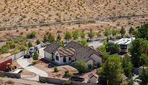 Vista de gran angular de algún edificio residencial del área de Enterprise en Las Vegas, Nevada – Seguro de carro en Nevada
